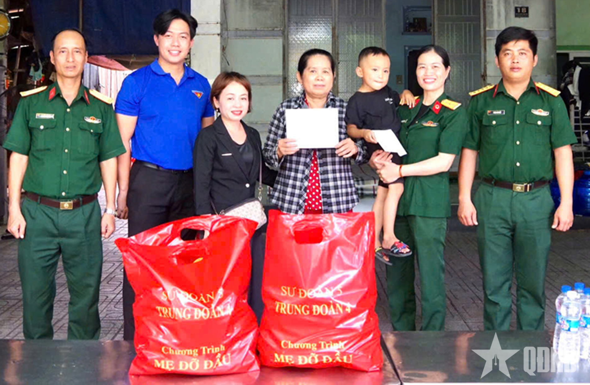 Lan tỏa yêu thương từ mô hình “Mẹ đỡ đầu” của Hội Phụ nữ Quân khu 7